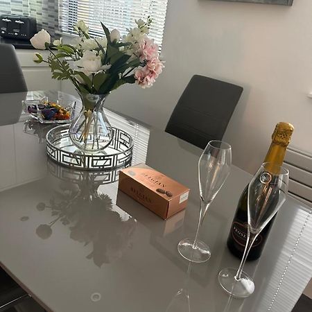 Luxury Apartment Belfast City Centre Overlooking Custom House Sqaure Luaran gambar